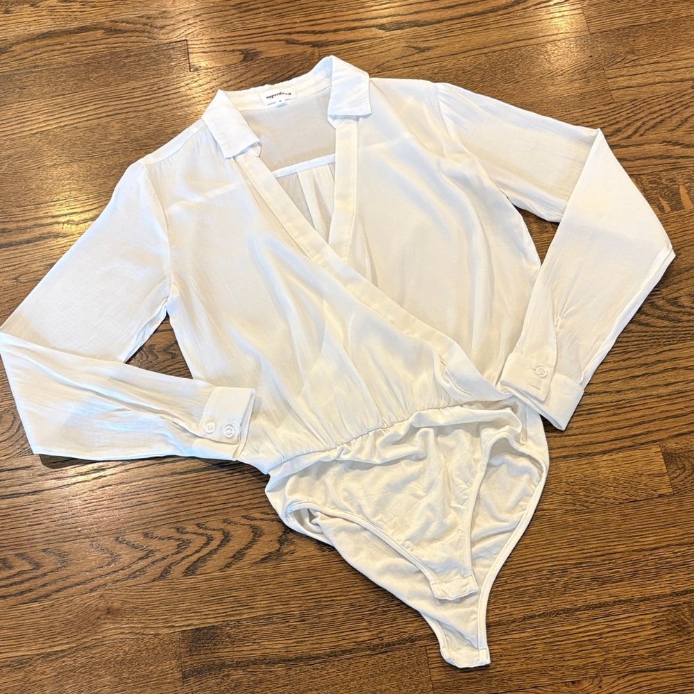 Superdown Revolve White Wrap-Front Long Sleeve Bodysuit, s